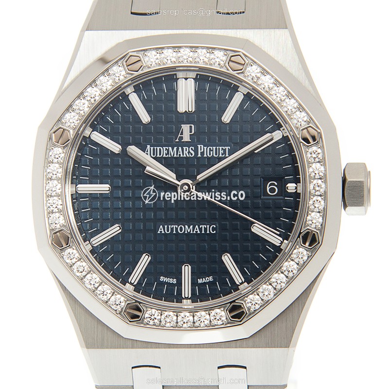 Elegance personified: Audemars Piguet Royal Oak 15451ST.ZZ.1256ST.03 Automatic, Blue Dial, Diamond