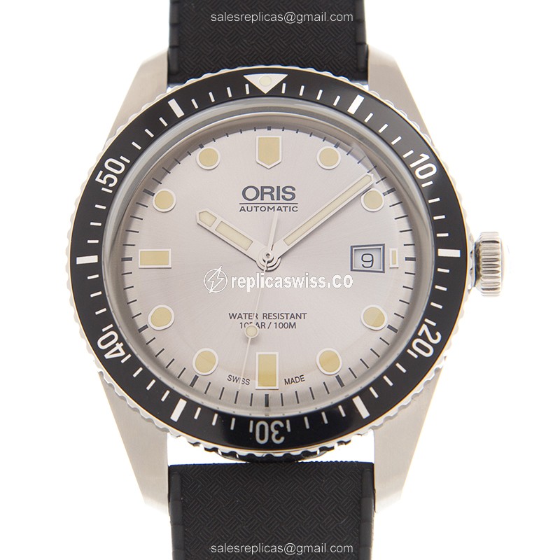 Elegant Oris 733 7720 4051 Divers Replica Watch | Automatic Movement | Stainless Steel Case &