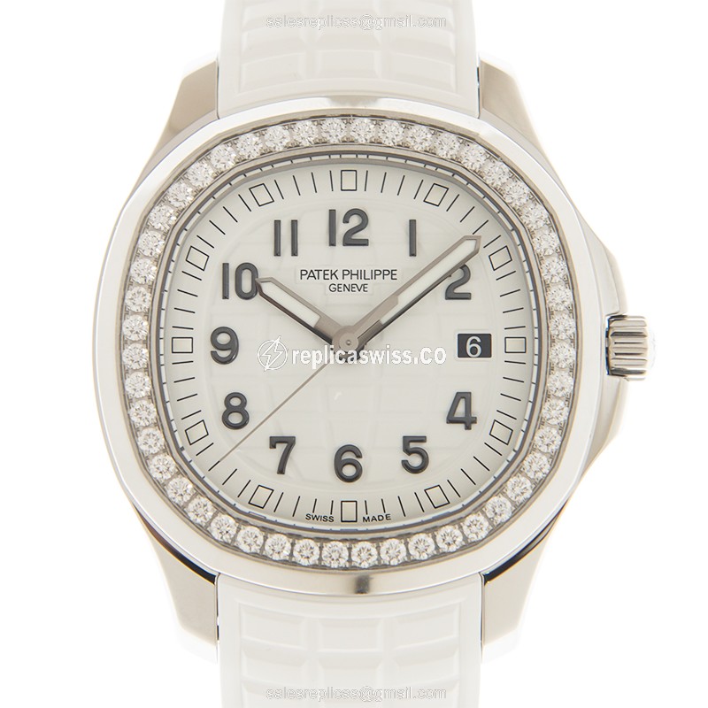 Elegant Patek Philippe 5267/200A-010 AQUANAUT Quartz Replica with White Dial Diamond Clasp Watch