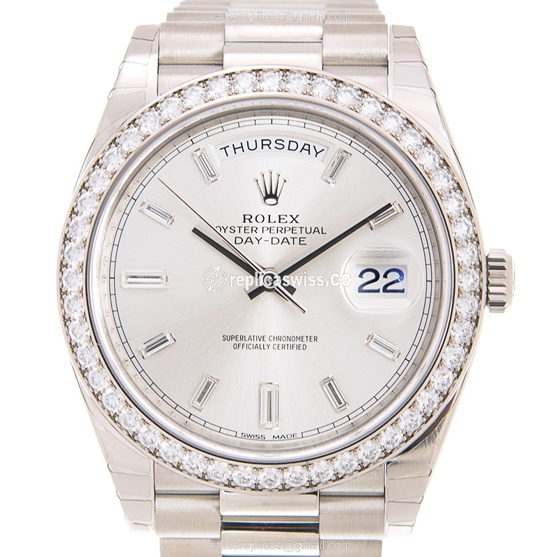 Elegant Rolex 228349RBR-0001 Replica in 18kt Gold with Silver Dial & Automatic Movement Watch