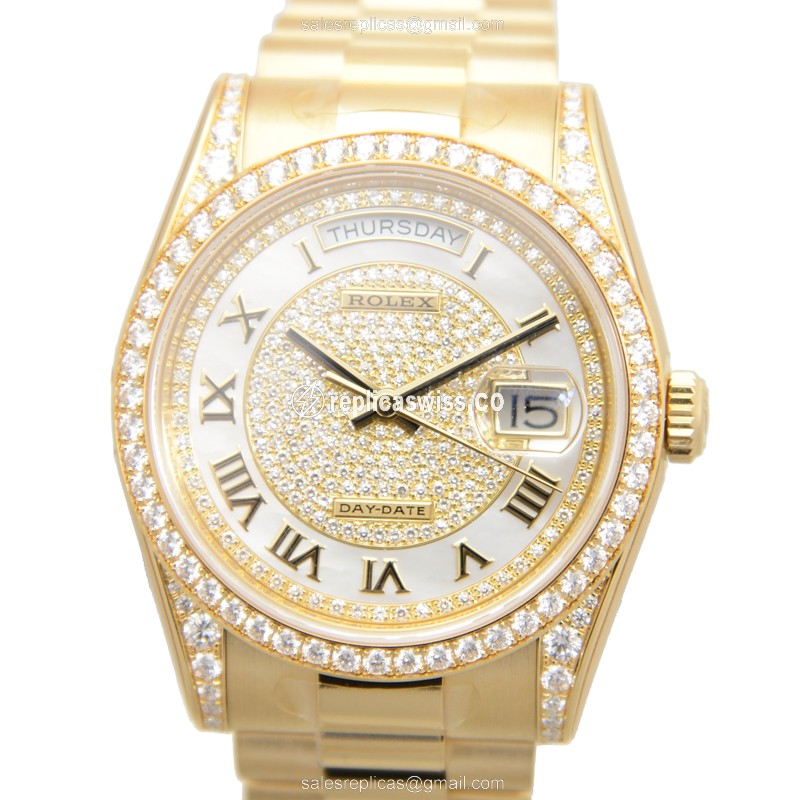 Elegant Rolex DAY-DATE Replica in 18kt Gold, Automatic Movement & Diamond Accents Watch