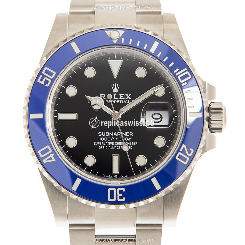 Elegant Rolex Submariner Replica in 18kt Gold, Automatic Movement & Blue Dial Watch