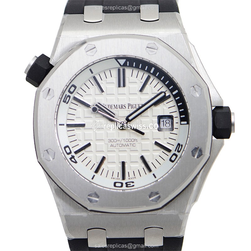 Elegant ROYAL OAK OFFSHORE Replica Watch | Automatic Movement, Stainless Steel Case, Silver Dial