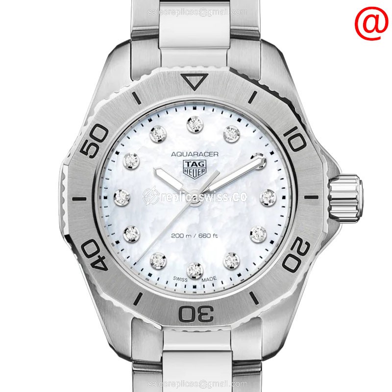 Elegant Tag Heuer AQUARACER Replica Watch in White Dial & Steel Case, quartz movement & silver