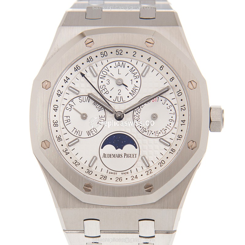 Exquisite Audemars Piguet Royal Oak Replica with Silver Dial Stainless Steel Case Watch