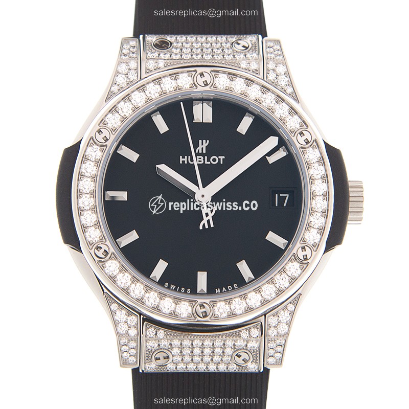 Exquisite Hublot Classic Fusion Replica in 18kt White Gold, Black Dial, Diamond Bezels Watch