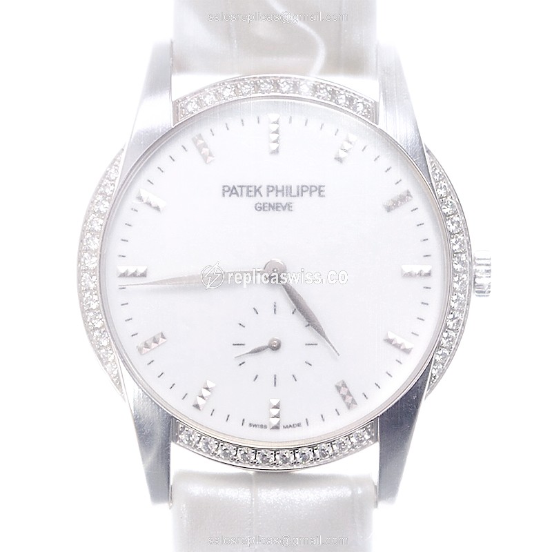 Exquisite Patek Philippe 7122-200G-001 Calatrava Replica in 18kt White Gold, Automatic Movement &
