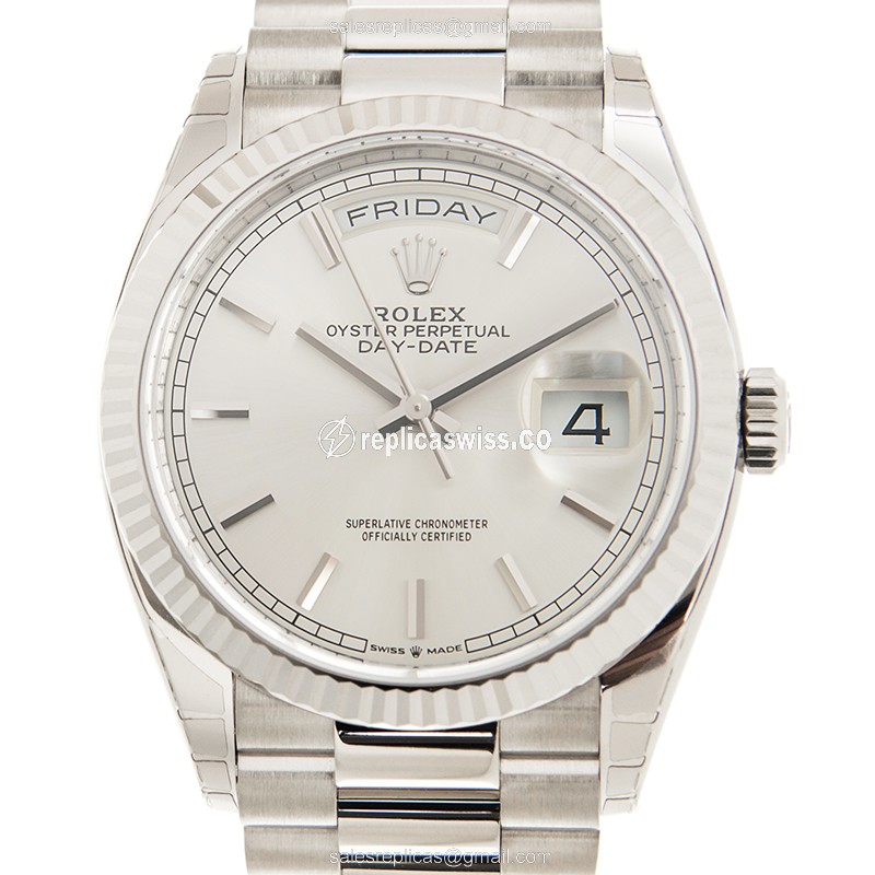 Exquisite Rolex DAY-DATE Replica in 18kt Gold with Automatic Movement Silver Dial Watch