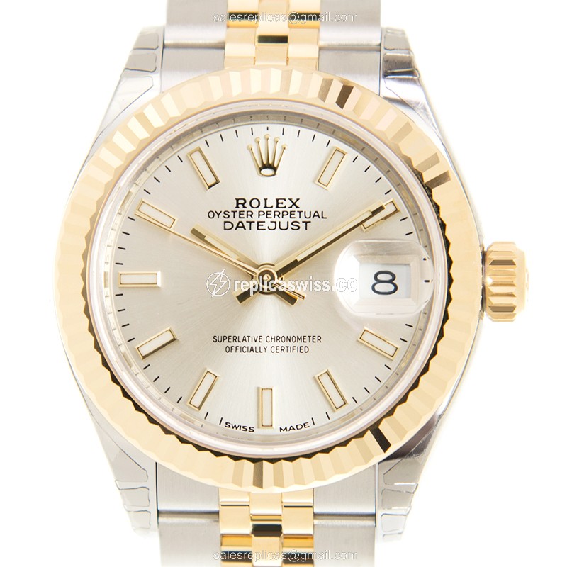 Exquisite Rolex Lady Datejust Replica in Silver Dial & 18kt Steel Case Watch