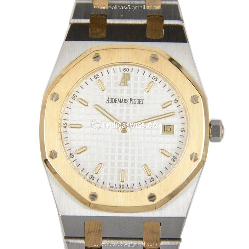 Glamorous Audemars Piguet Royal Oak Quartz Replica, 18kt Steel Case, White Dial & Silver Strap Watch