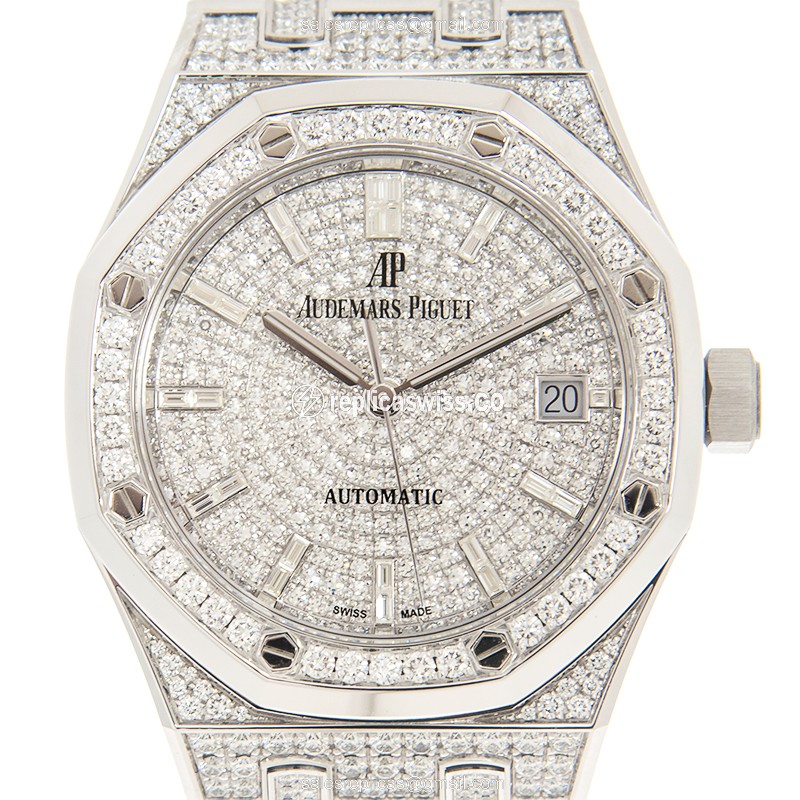 Glamorous Audemars Piguet ROYAL OAK Replica in 18kt White Gold, Automatic Movement, Silver Dial &
