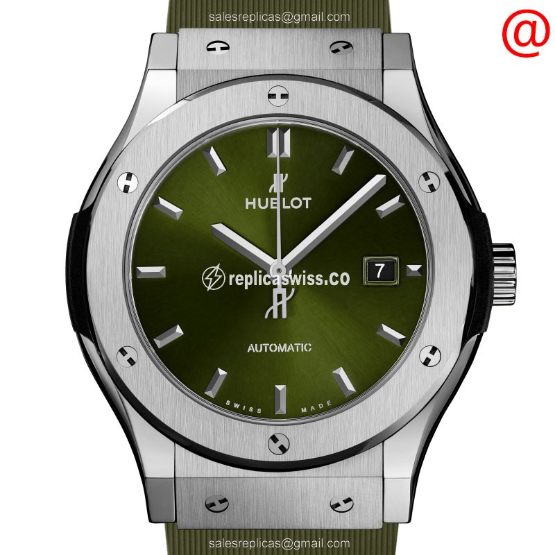 Hublot Classic Fusion 542.NX.8970.RX Automatic, Green Dial & Titanium Case, Rubber Strap Watch