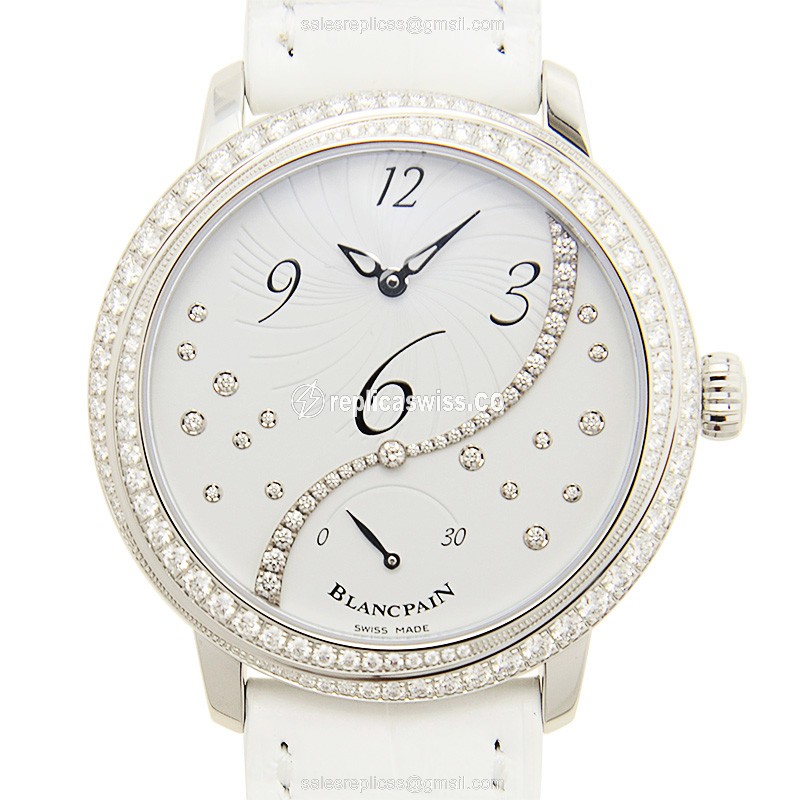 Luxurious Blancpain 3650A-4528-55B Replica with White Dial Diamond Case Watch