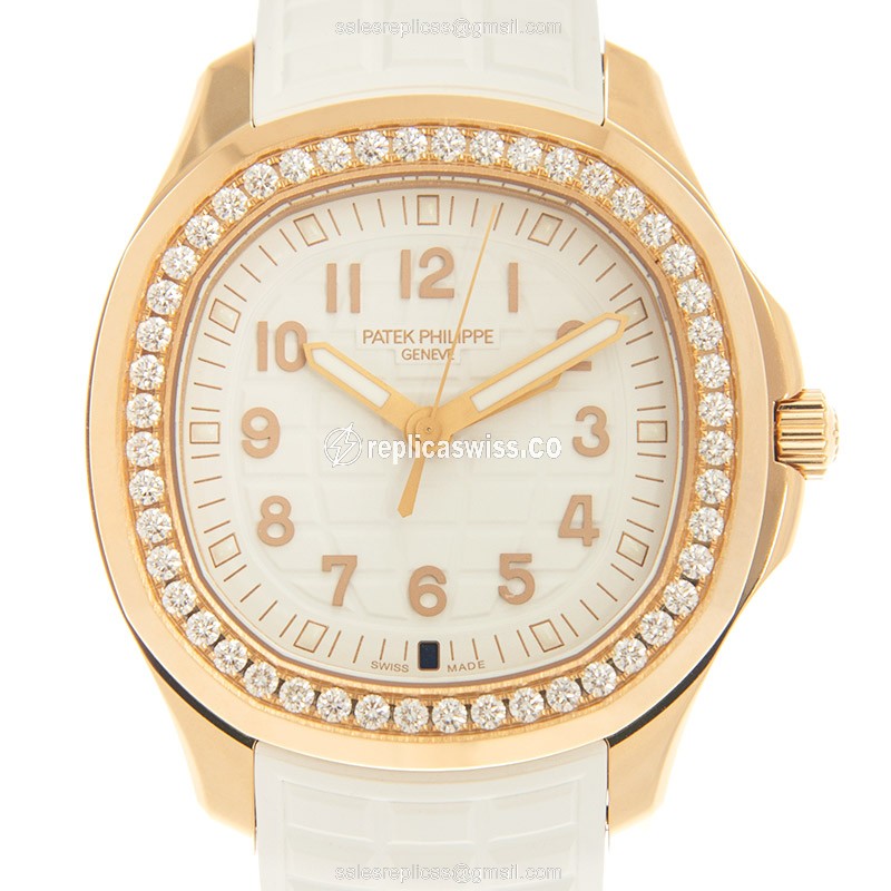 Luxurious Patek Philippe 5269/200R-001 AQUANAUT Quartz, White Dial & 18kt Rose Gold Bezel Watch
