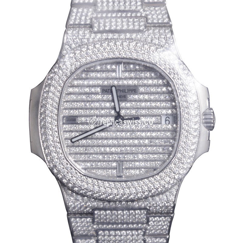 Luxurious Patek Philippe 5719/1G-001 Nautilus Replica with Silver Dial & 18kt Diamond Clasp Watch