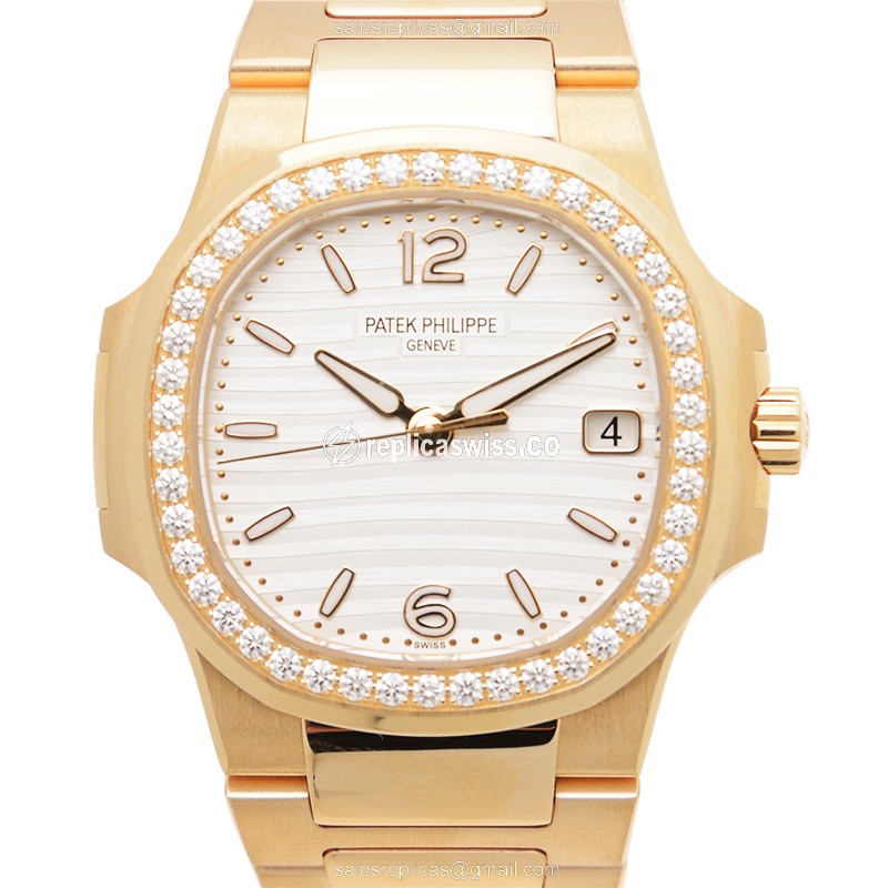 Luxurious Patek Philippe 7010/1R-011 Nautilus Replica in 18kt Rose Gold, White Dial, Sapphire