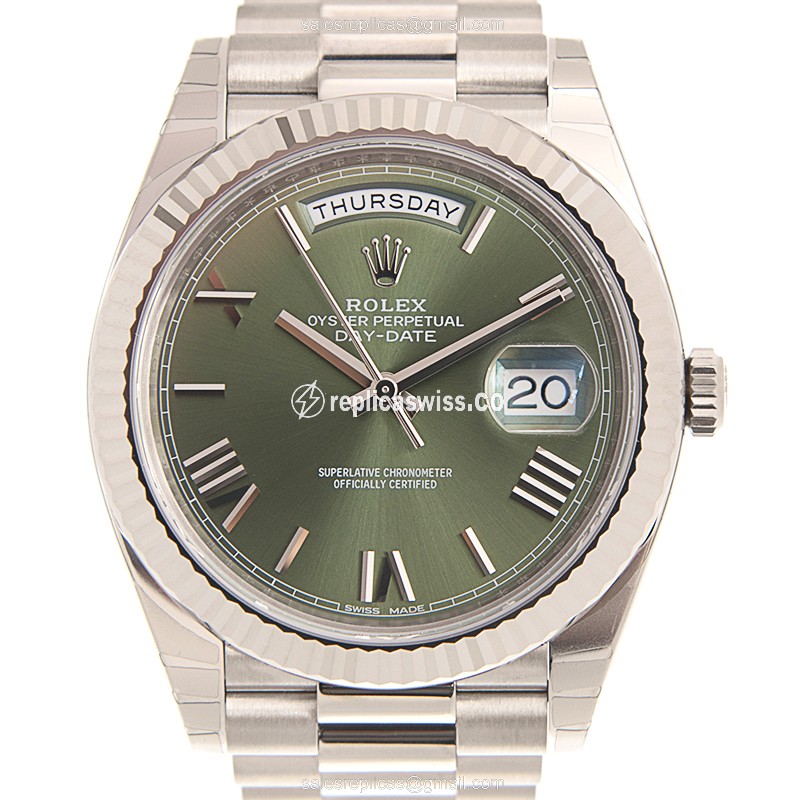 Luxurious Rolex DAY-DATE Replica in 18kt Gold, Automatic Movement, Green Dial & Silver Strap Watch