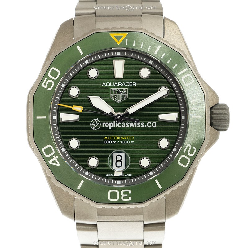 Luxurious Tag Heuer AQUARACER Automatic Titanium Replica, Green Dial & Silver Steel Strap Watch