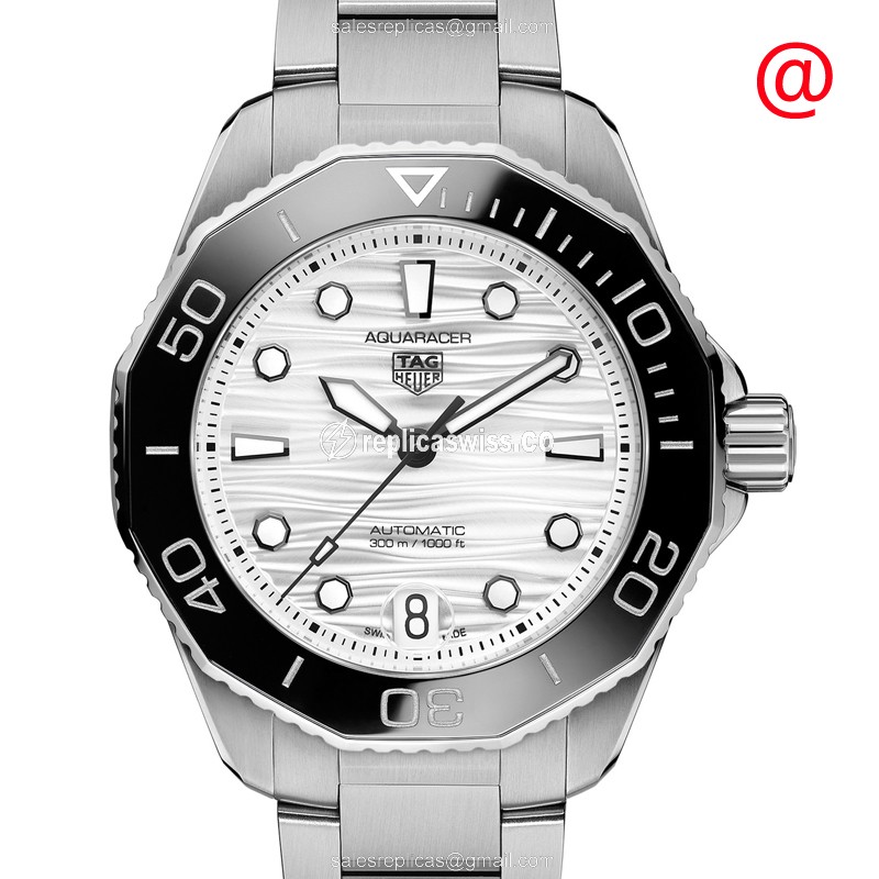 Luxurious Tag Heuer AQUARACER Replica in Stainless Steel, Automatic Movement & White Dial Watch