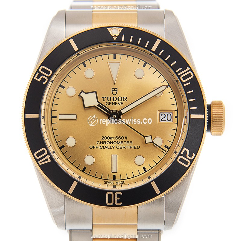 Luxurious Tudor Black Bay 79733N Replica, Automatic, 18kt Gold Case & Gold Bracelet Watch