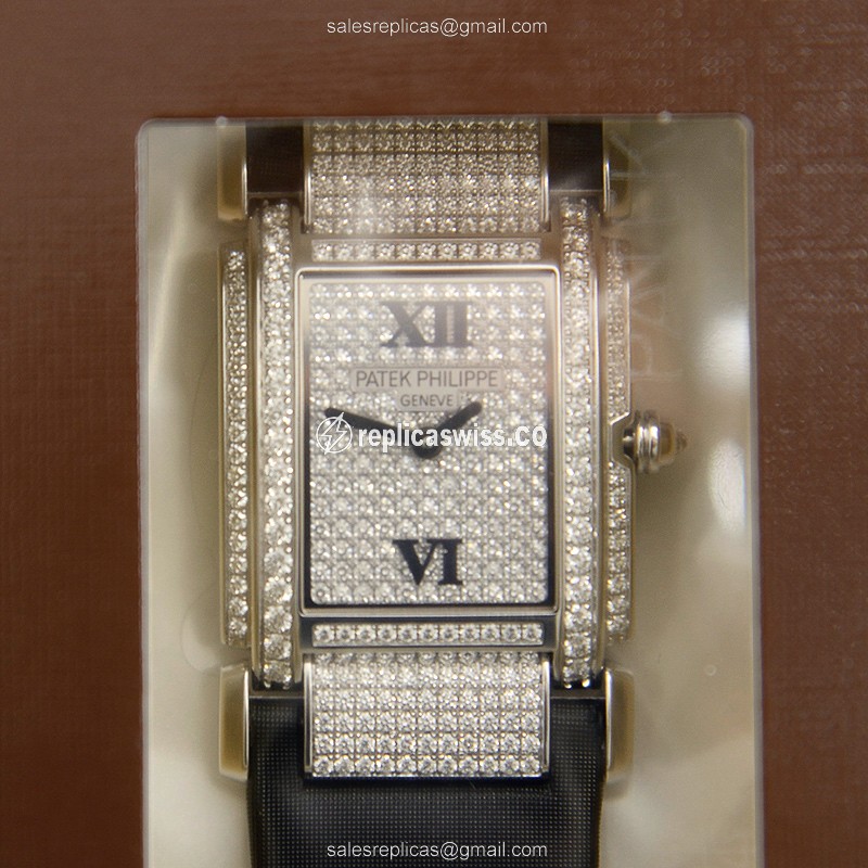 Patek Philippe 4910G-001 Replica, Silver Dial, Quartz Movement, 18kt White Gold Case Watch
